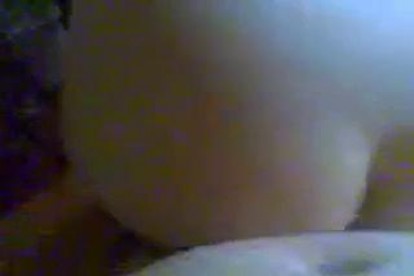 Красивая таджичка скачет на члене друга в спальне - порно видео